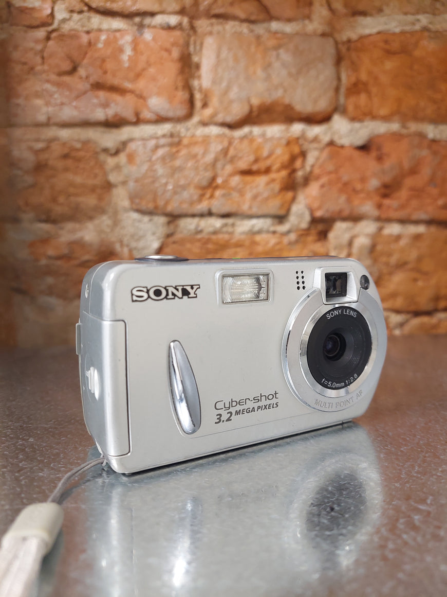 Sony Cyber-shot DSC-P32 цифровой фотоаппарат