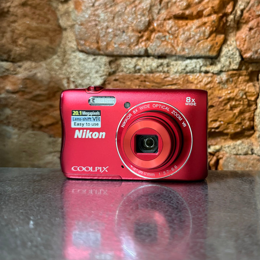 Nikon Coolpix S3700 цифровой фотоаппарат красный