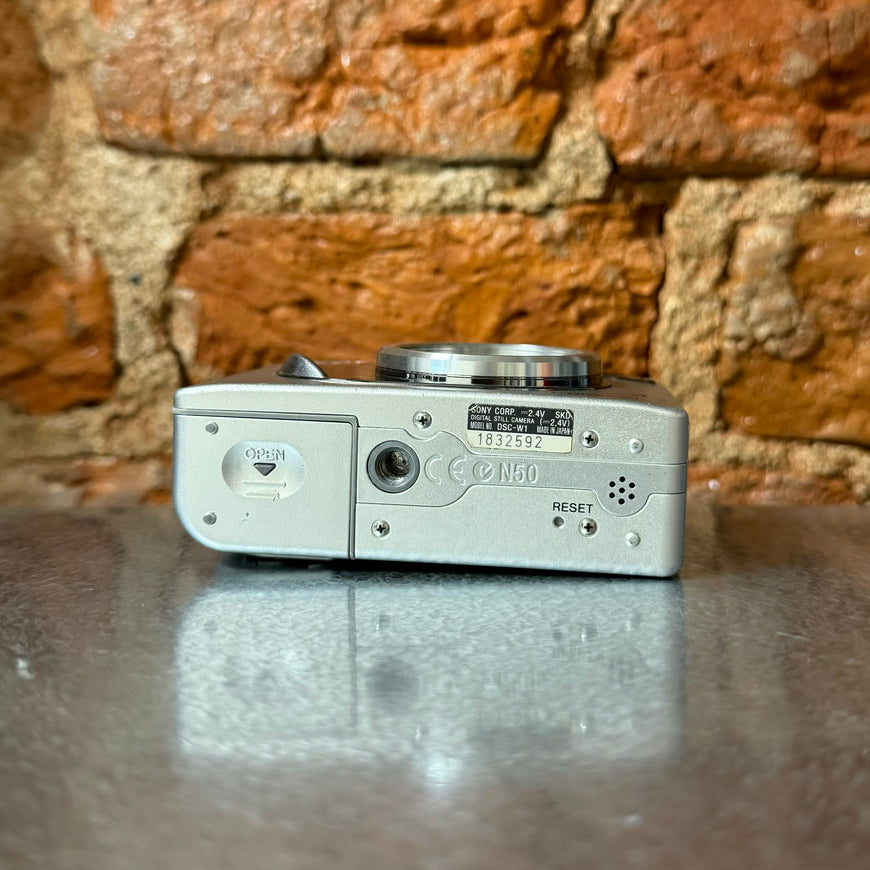 Sony Cyber-Shot DSC-W1 цифровой фотоаппарат