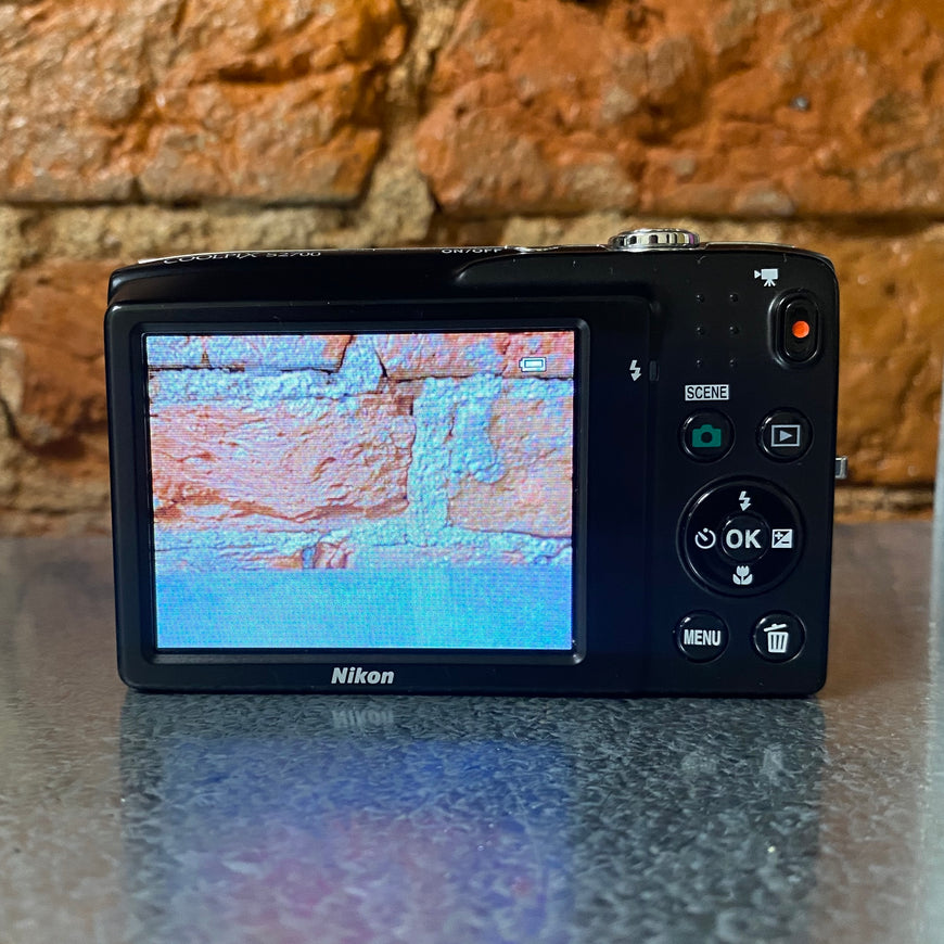 Nikon Coolpix S2700 черный цифровой фотоаппарат