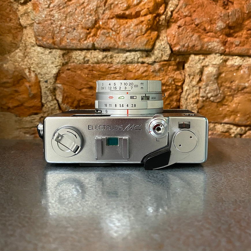 Yashica Electro 35 MC пленочный фотоаппарат