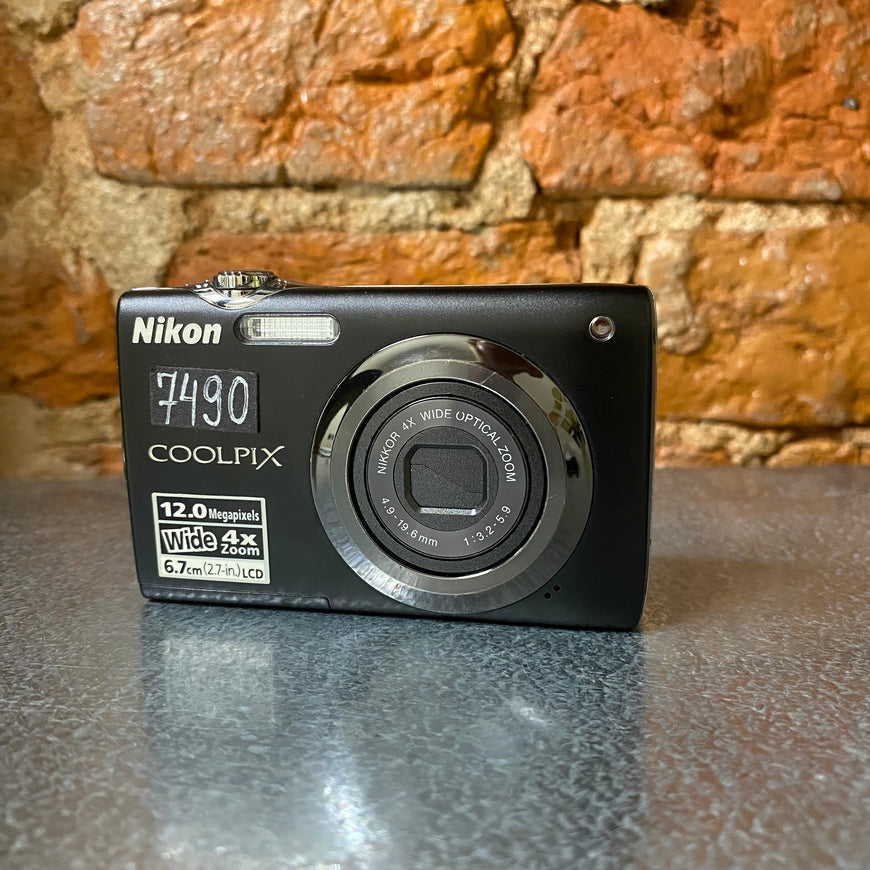 Nikon Coolpix S3000 цифровой фотоаппарат черный