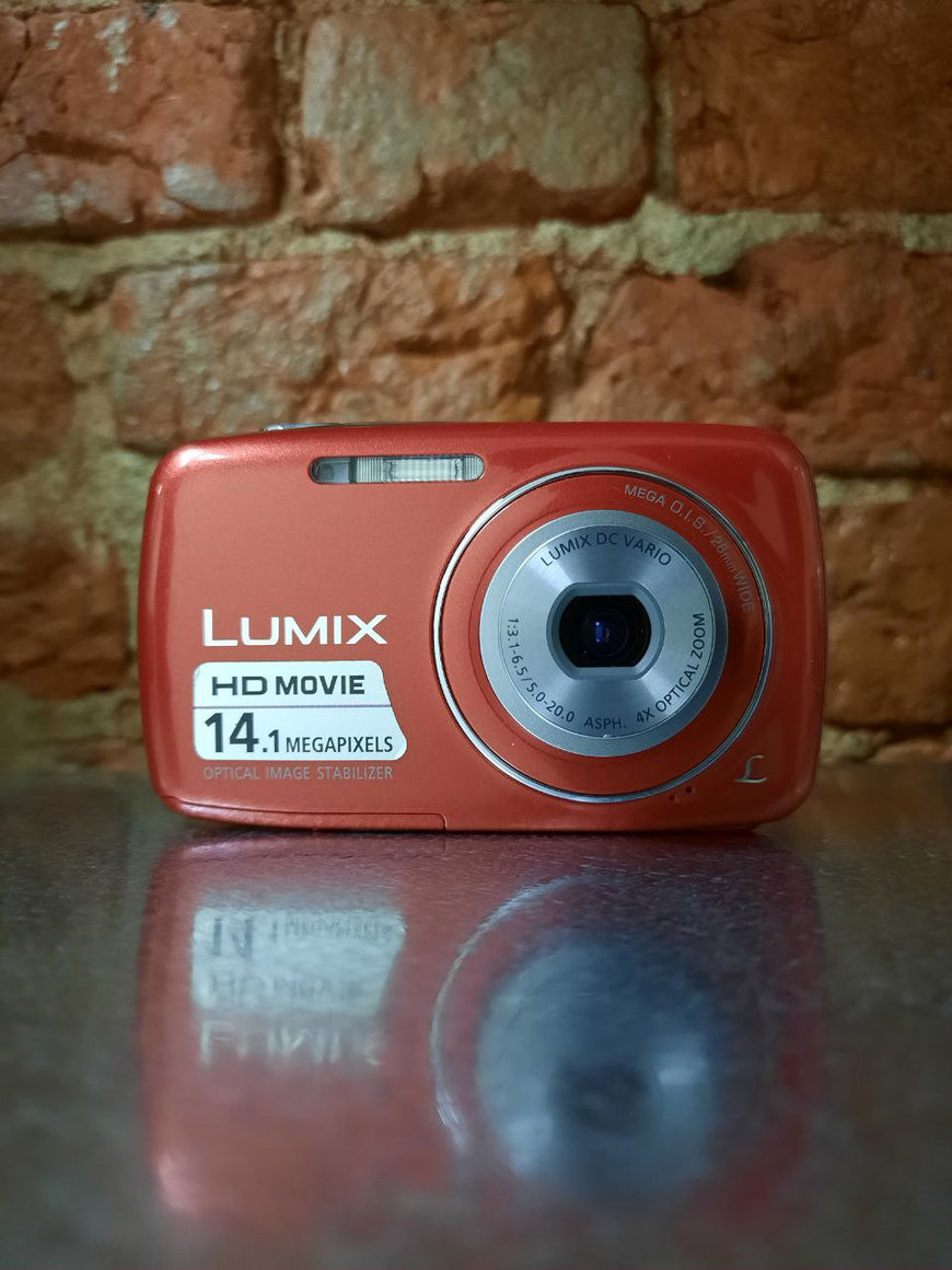 Panasonic Lumix DMC-S3 красный цифровой фотоаппарат