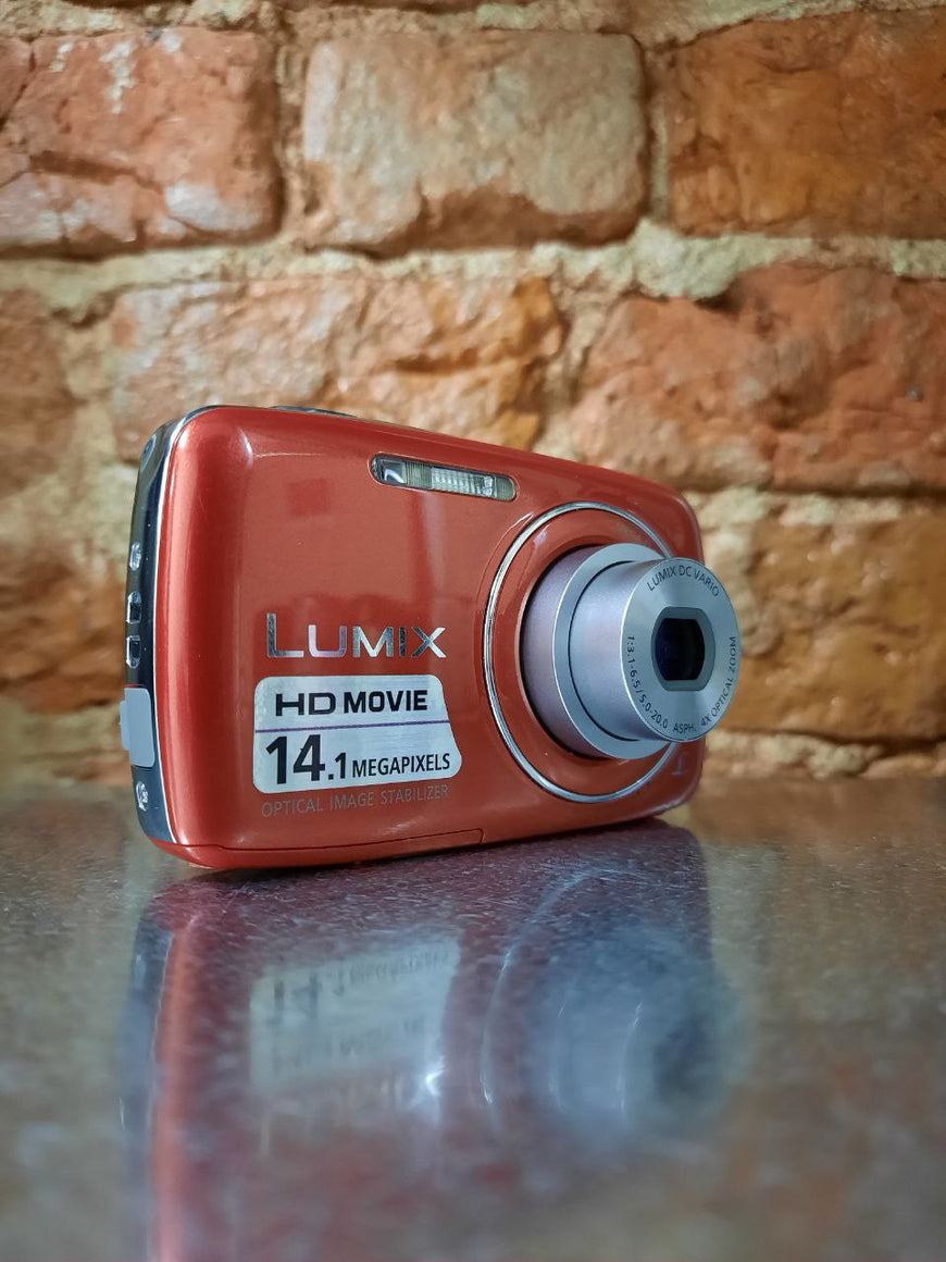 Panasonic Lumix DMC-S3 красный цифровой фотоаппарат