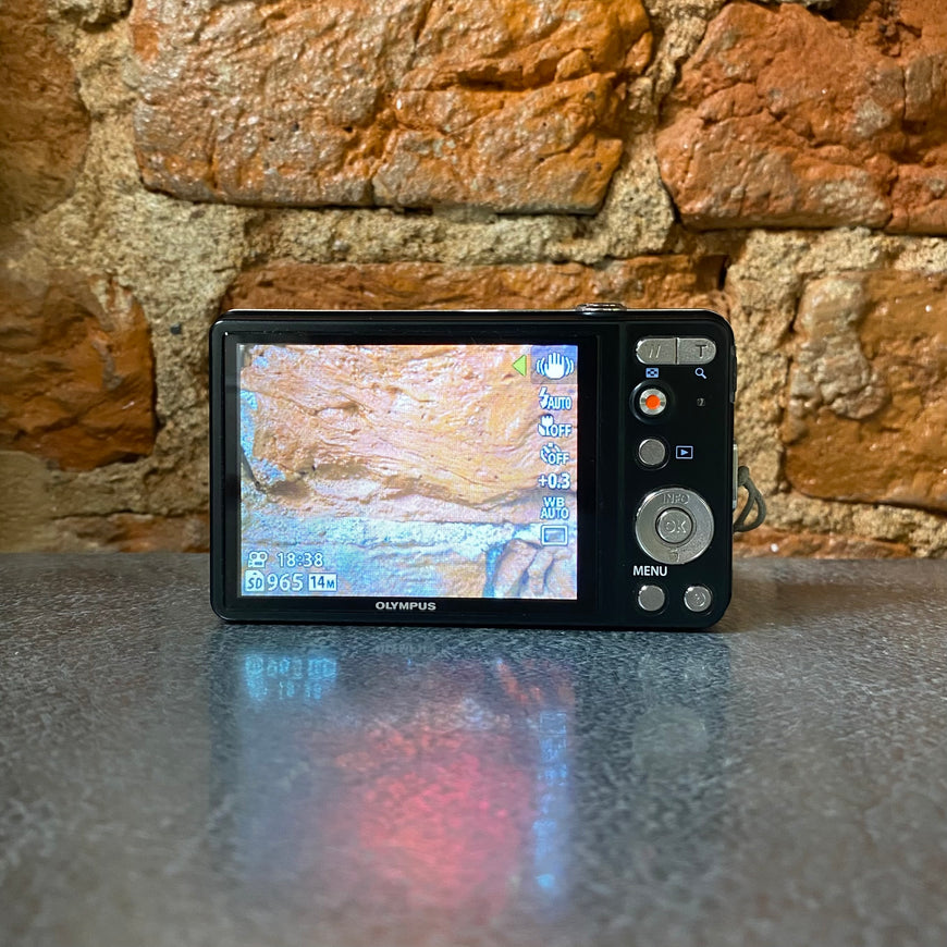Olympus VG-130 черный цифровой фотоаппарат
