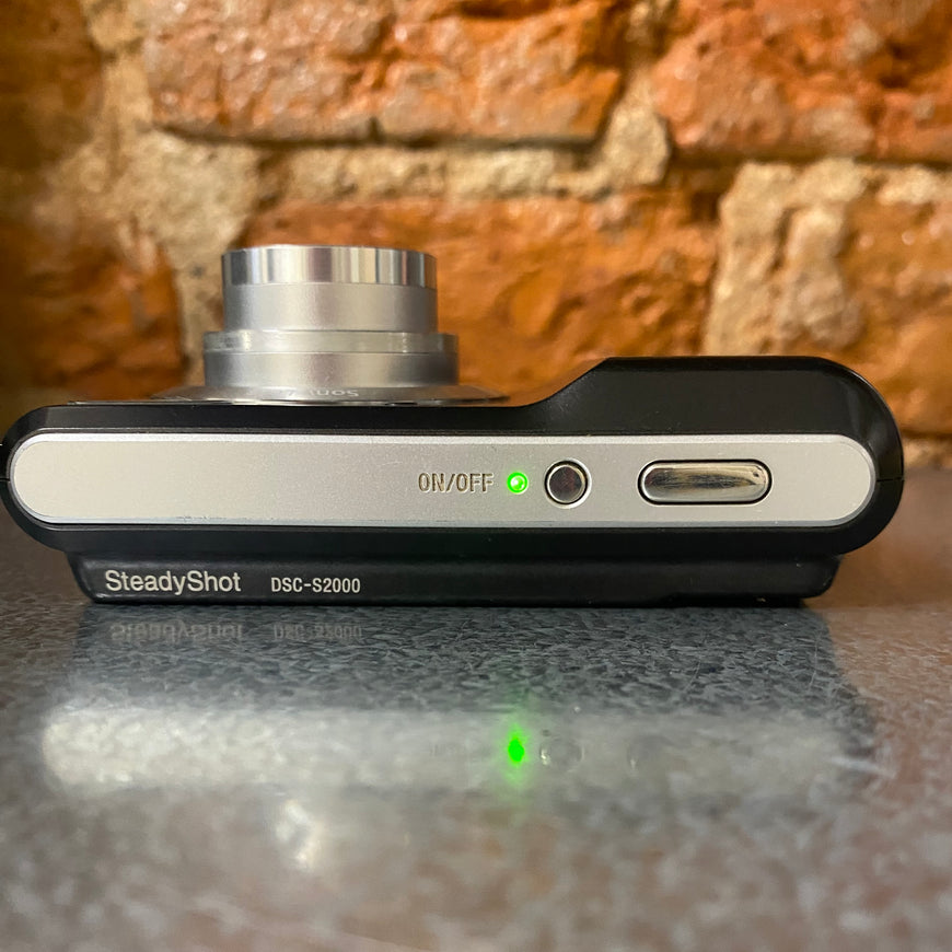 Sony Cyber-shot DSC-S2000 черный цифровой фотоаппарат