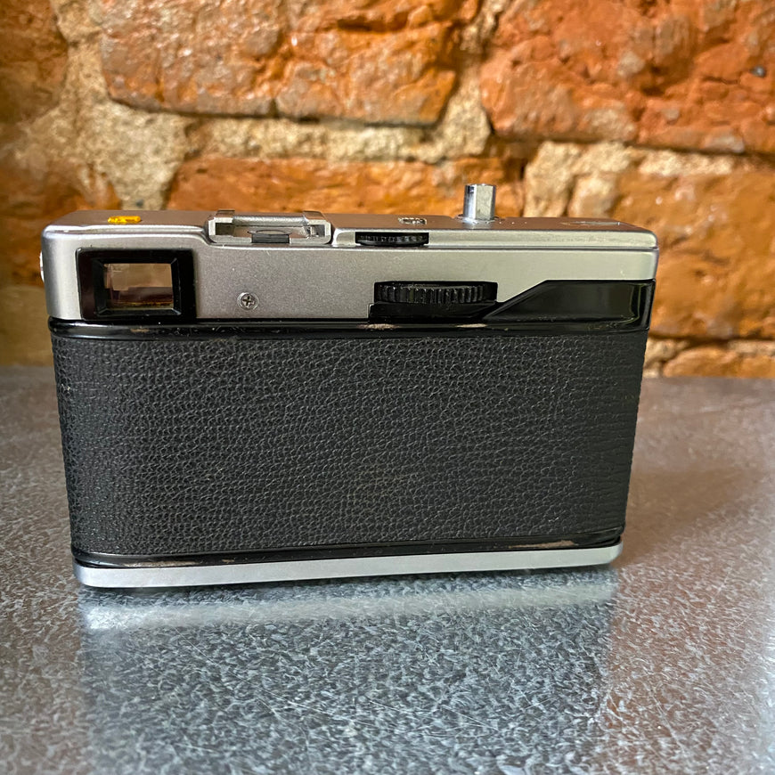 Olympus 35 EC Zuiko 2.8 пленочный фотоаппарат