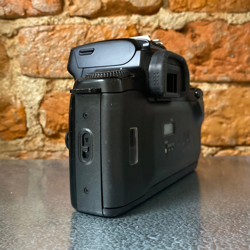 Canon EOS1000QD тушка рабочая