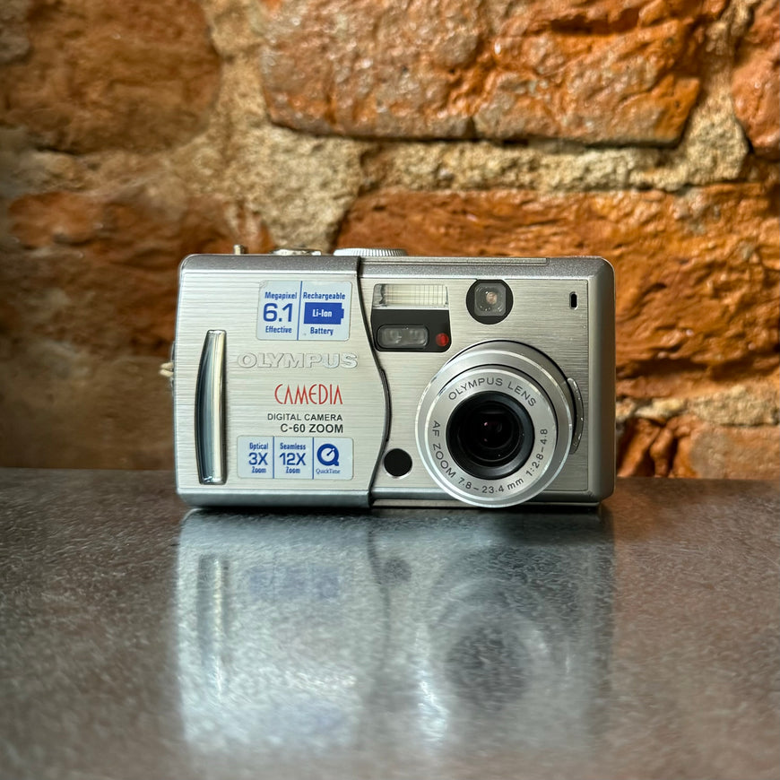 Olympus Camedia C-60 цифровой фотоаппарат