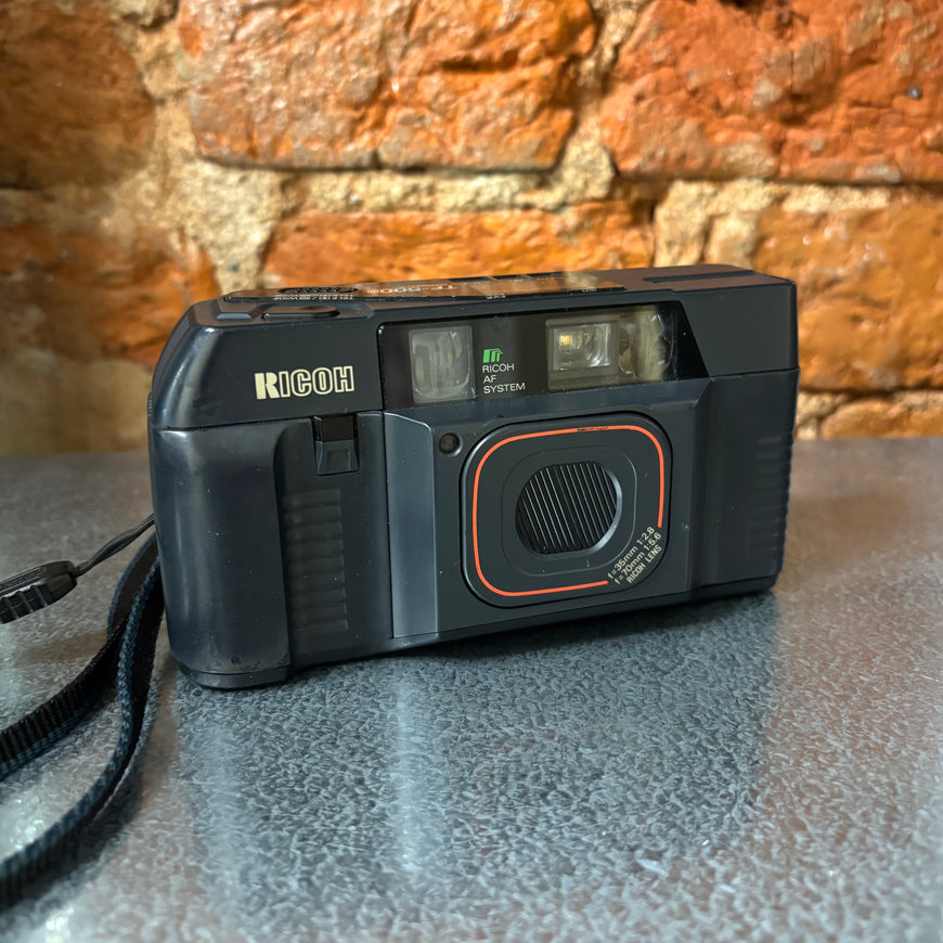 Ricoh TF-500D пленочный фотоаппарат