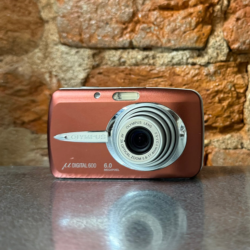 Olympus M digital 600 красный цифровой фотоаппарат