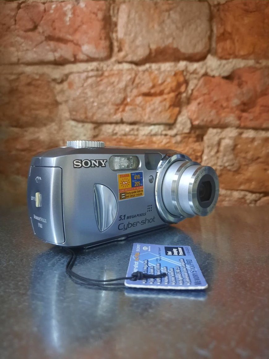 Sony DSC-P93A цифровой фотоаппарат