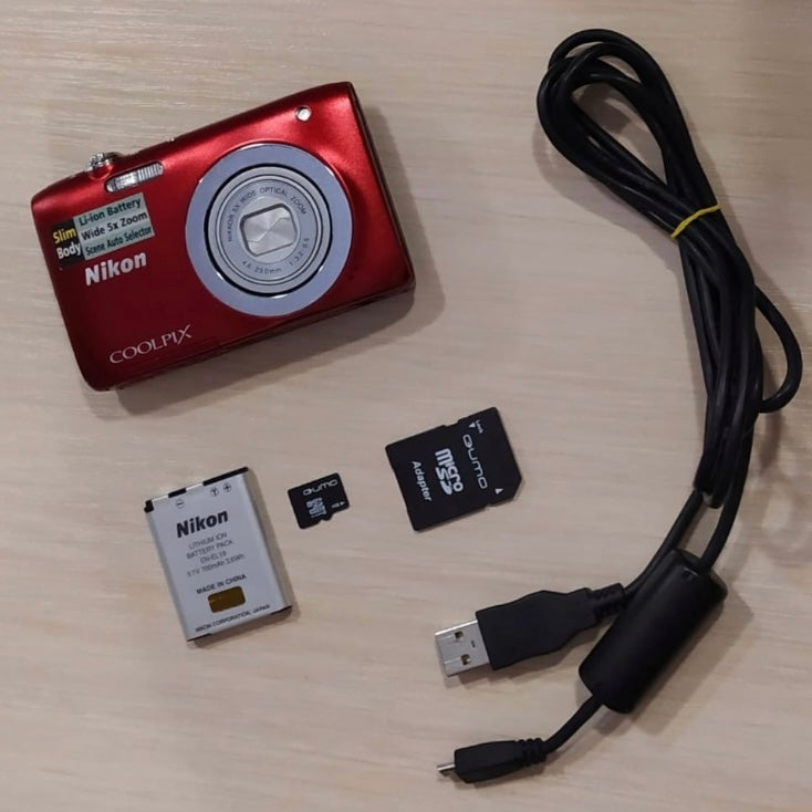 Nikon Coolpix S2600 красный цифровой фотоаппарат