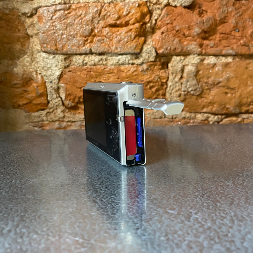 Sony Cyber-shot DSC-T20 серебряный цифровой фотоаппарат