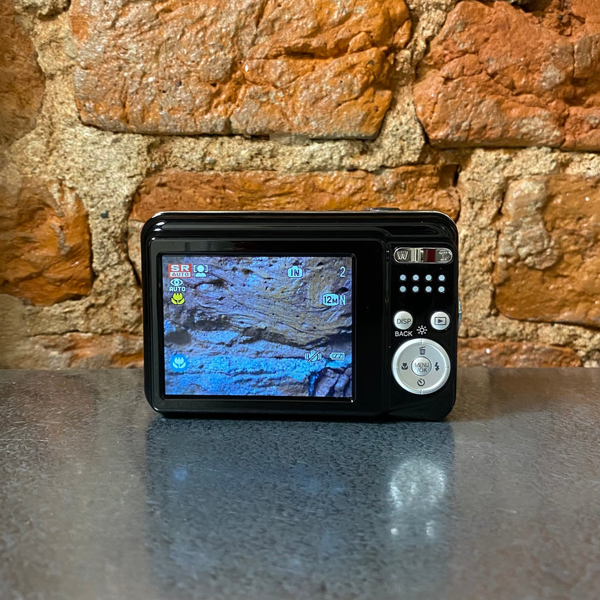 Fujifilm FinePix AV100 черный цифровой фотоаппарат