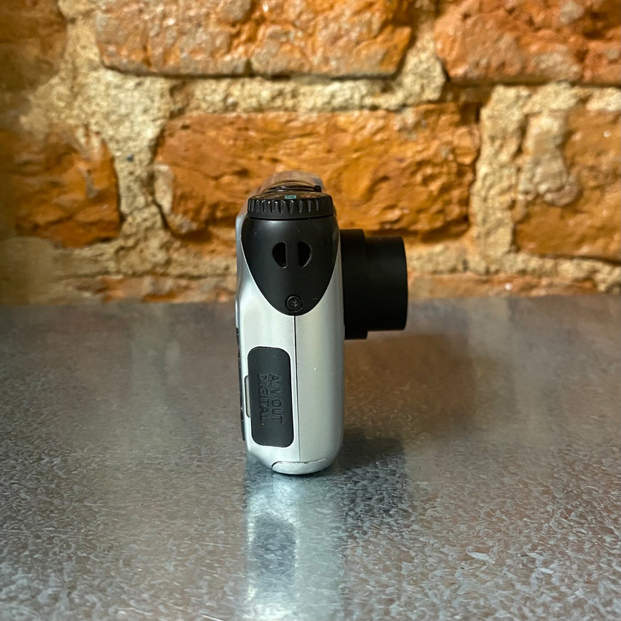 Canon PowerShot A2200 белый цифровой фотоаппарат
