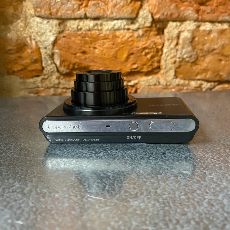 Sony Cyber-shot DSC-W830 черный цифровой фотоаппарат