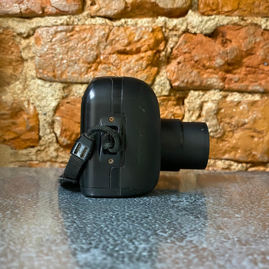 Yashica Zoomate 70 черный пленочный фотоаппарат