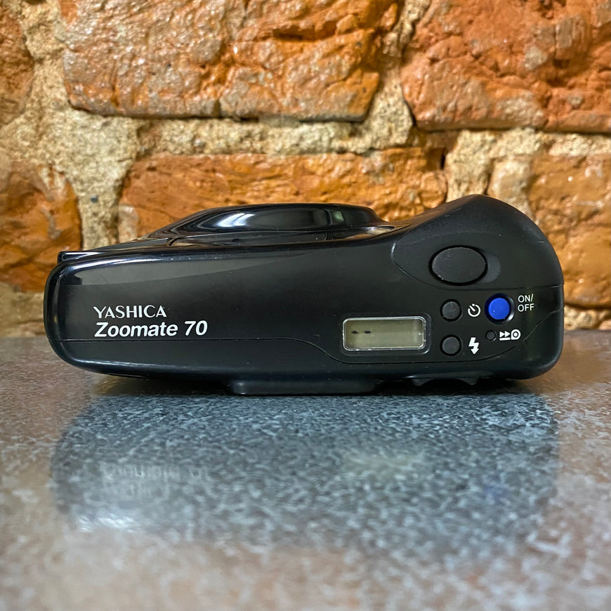 Yashica Zoomate 70 черный пленочный фотоаппарат