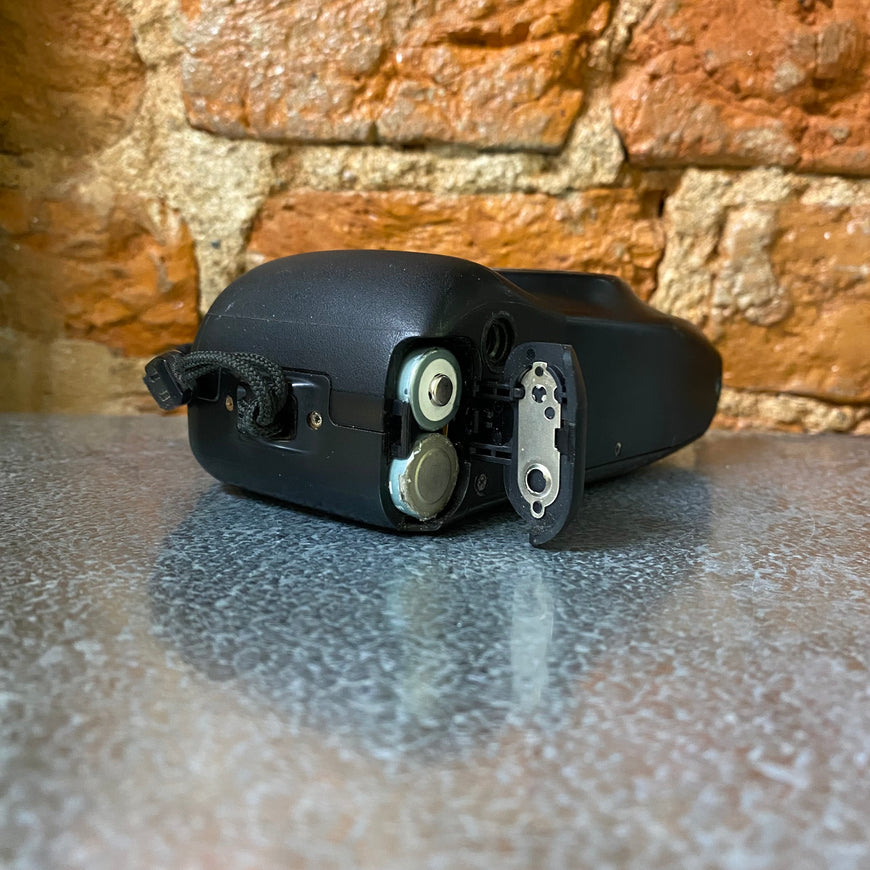 Yashica Zoomate 70 черный пленочный фотоаппарат