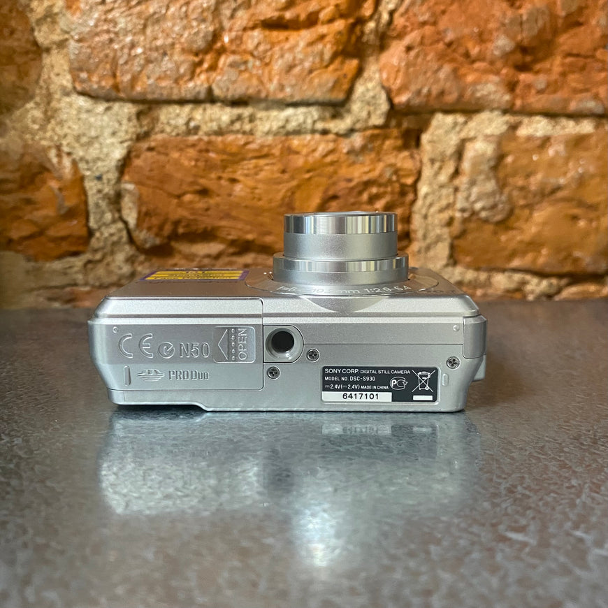 Sony Cyber-shot DSC-S930 цифровой фотоаппарат серебряный