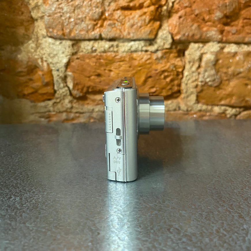 Sony Cyber-shot DSC-W320 серебро цифровой фотоаппарат
