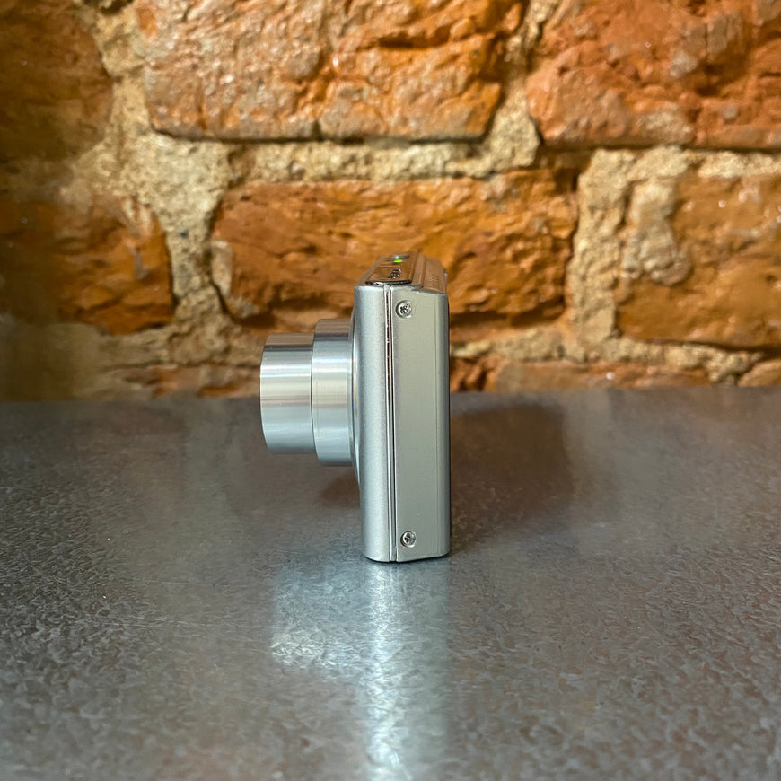 Sony Cyber-shot DSC-W320 серебро цифровой фотоаппарат