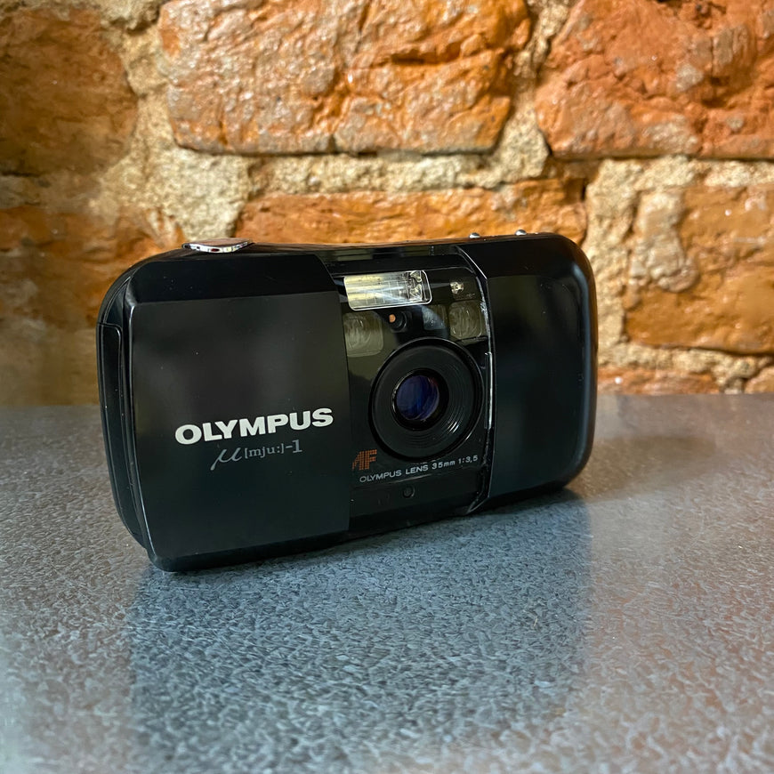 Olympus mju черный пленочный фотоаппарат
