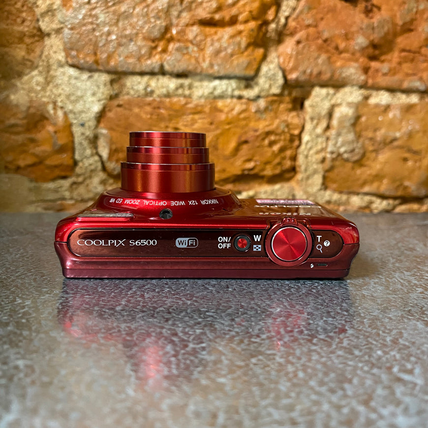 Nikon Coolpix S6500 красный металл цифровой фотоаппарат