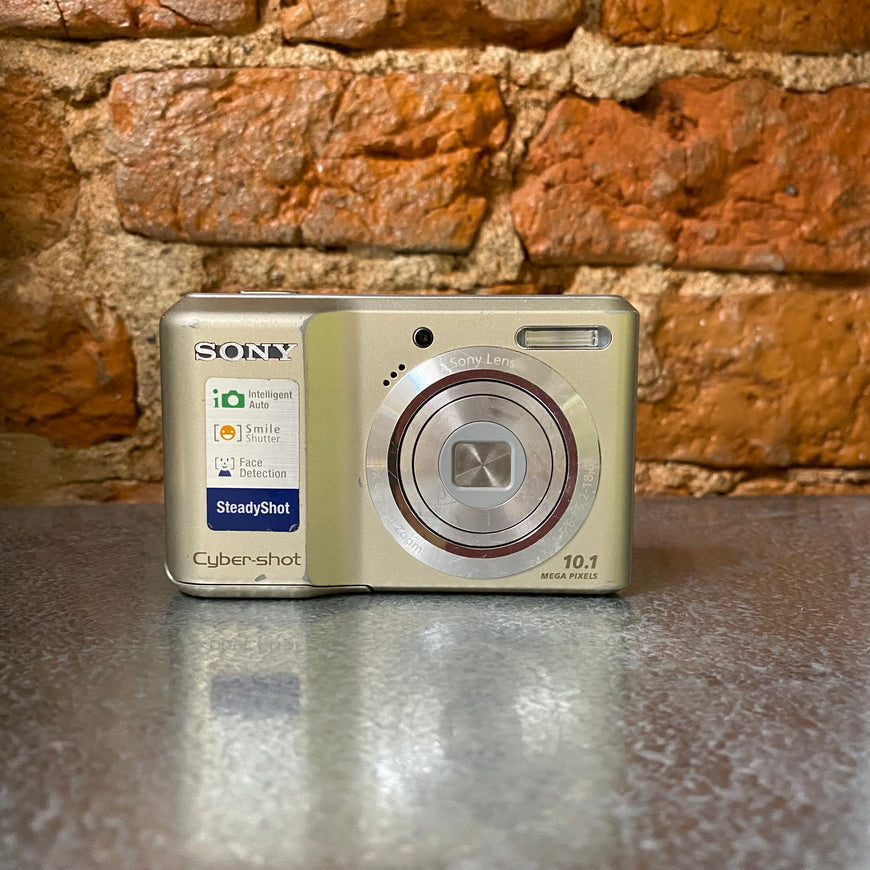 Sony Cyber-shot DSC-S2000 серебро цифровой фотоаппарат