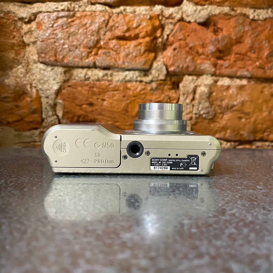 Sony Cyber-shot DSC-S2000 серебро цифровой фотоаппарат