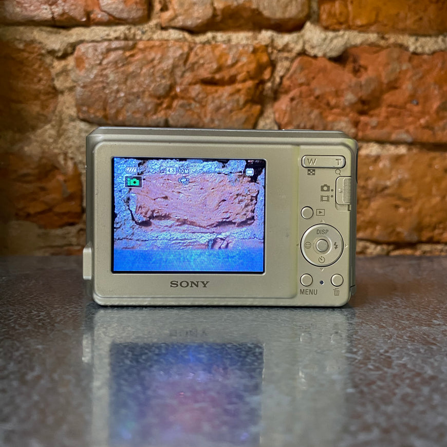 Sony Cyber-shot DSC-S2000 серебро цифровой фотоаппарат