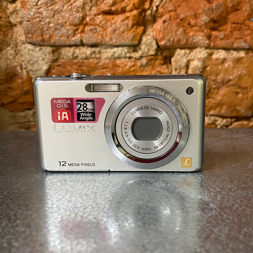 Panasonic Lumix DMC-FS9 серебро цифровой фотоаппарат