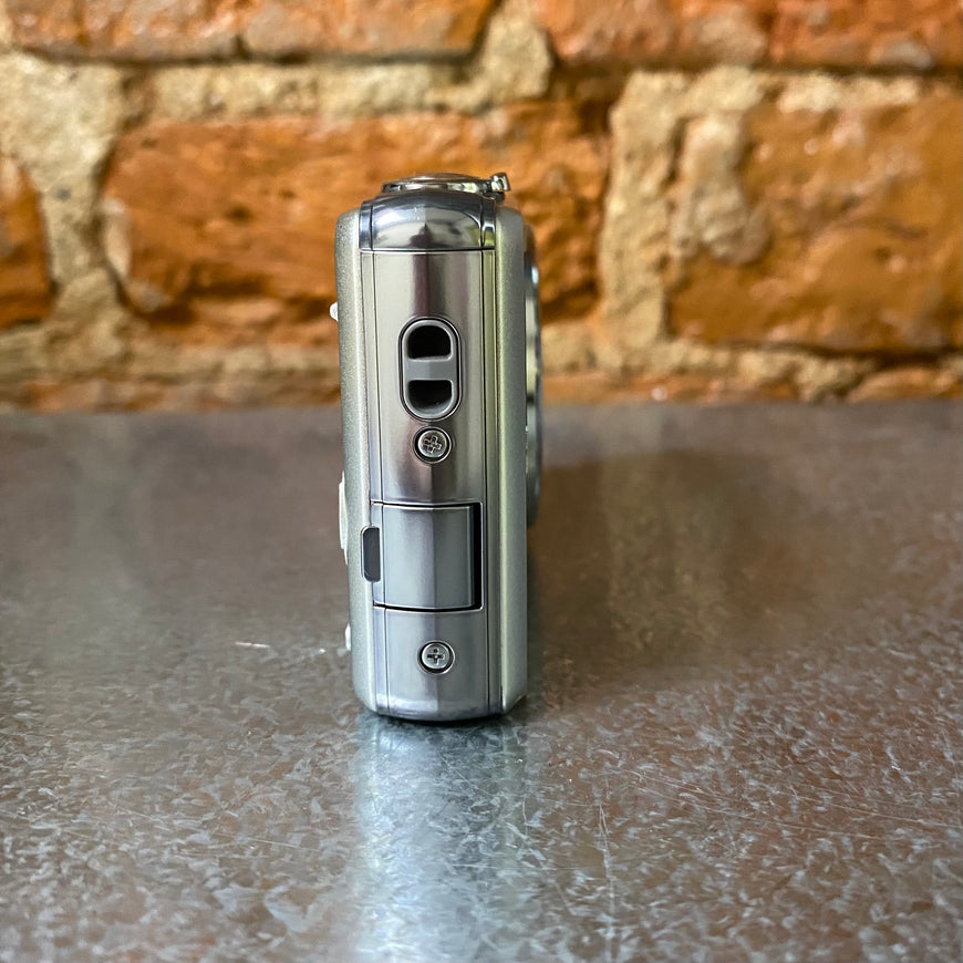 Panasonic Lumix DMC-FS9 серебро цифровой фотоаппарат