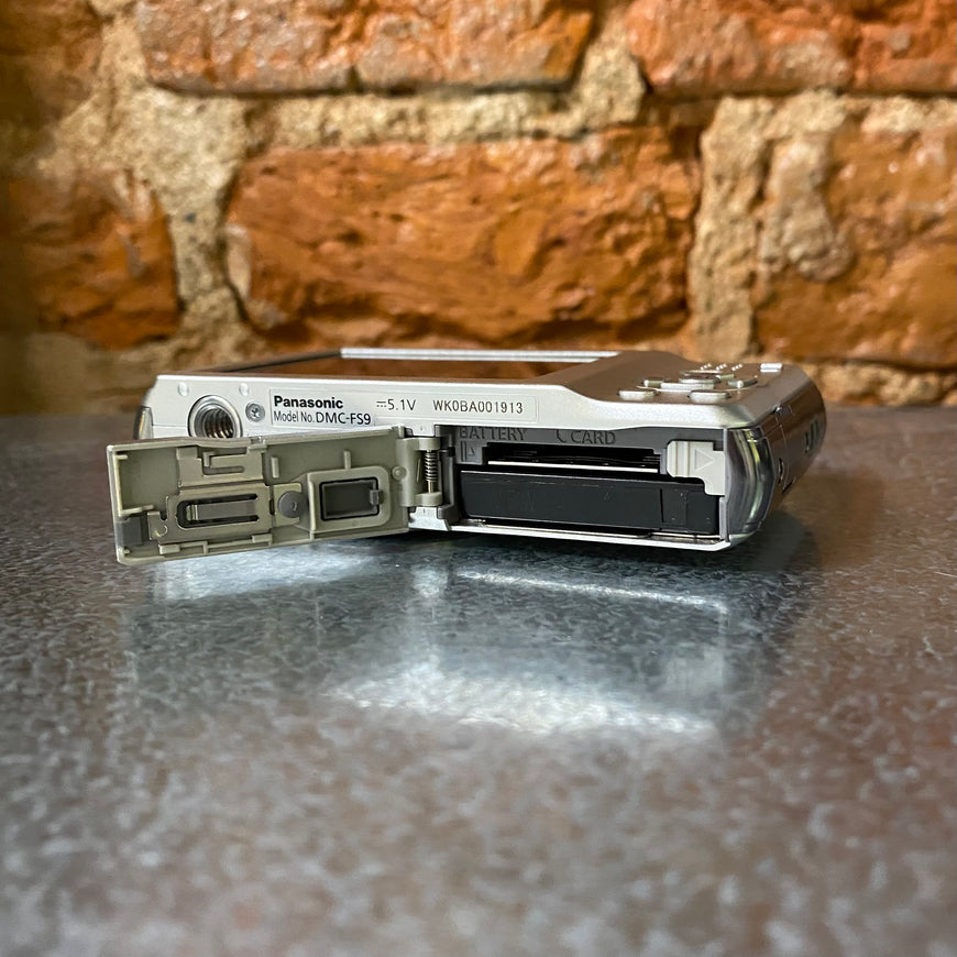 Panasonic Lumix DMC-FS9 серебро цифровой фотоаппарат