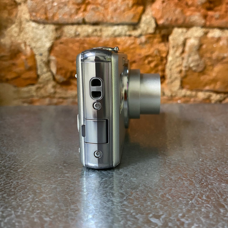 Panasonic Lumix DMC-FS9 серебро цифровой фотоаппарат