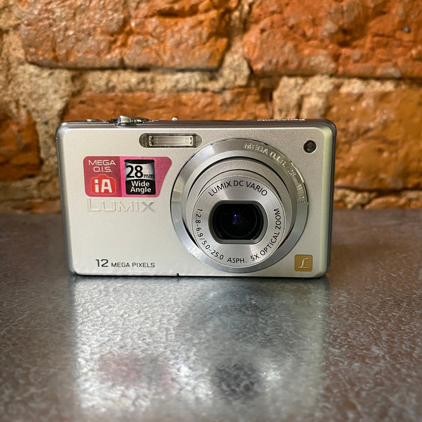 Panasonic Lumix DMC-FS9 серебро цифровой фотоаппарат