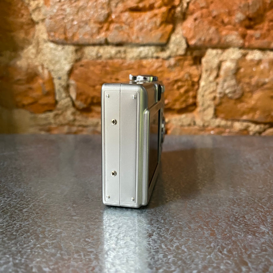Sony Digital IXUS 40 цифровой фотоаппарат