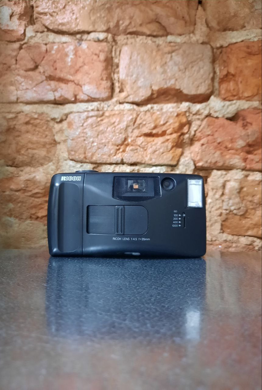 Ricoh YF-20 super date пленочный фотоаппарат