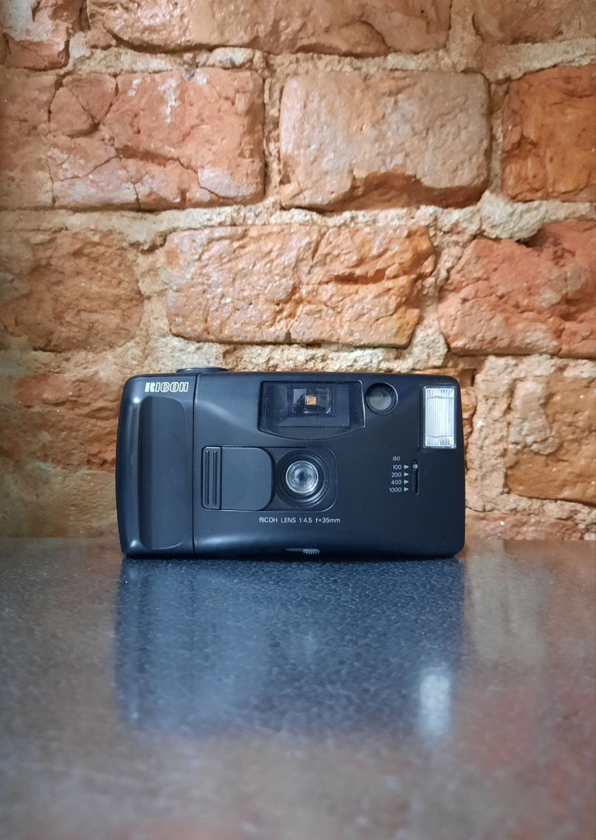 Ricoh YF-20 super date пленочный фотоаппарат