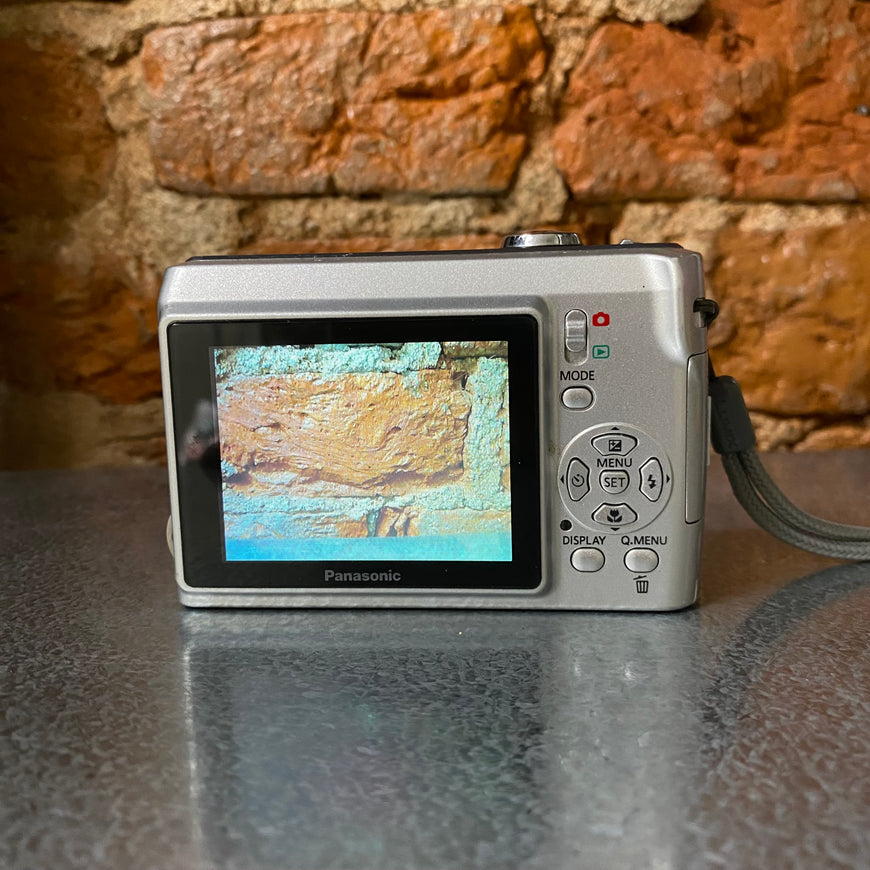 Panasonic Lumix DMC-LS80 серебро