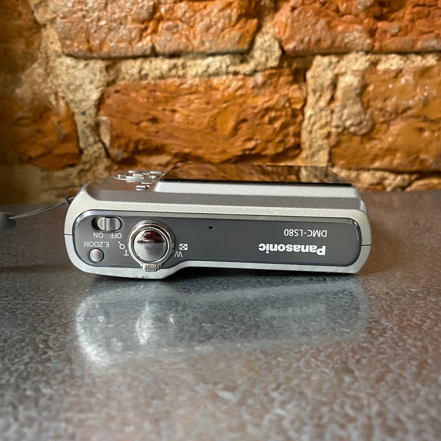 Panasonic Lumix DMC-LS80 серебро