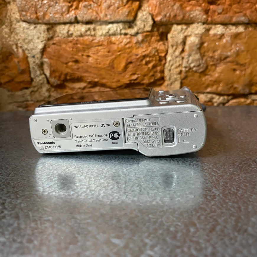 Panasonic Lumix DMC-LS80 серебро