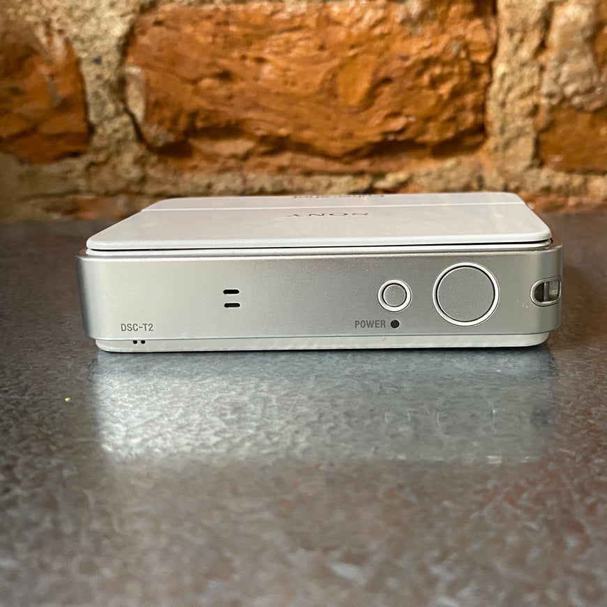 Sony Cyber-shot DSC-T2 белый цифровой фотоаппарат