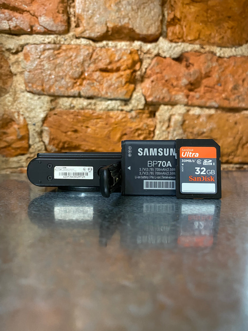 Samsung ES90 черный цифровой фотоаппарат