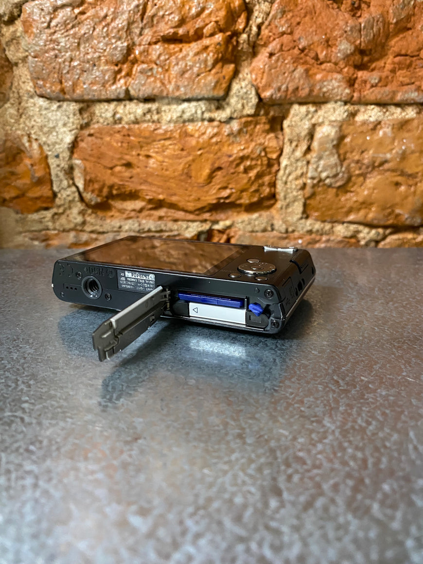 Sony Cyber-shot DSC-W320 черный цифровой фотоаппарат