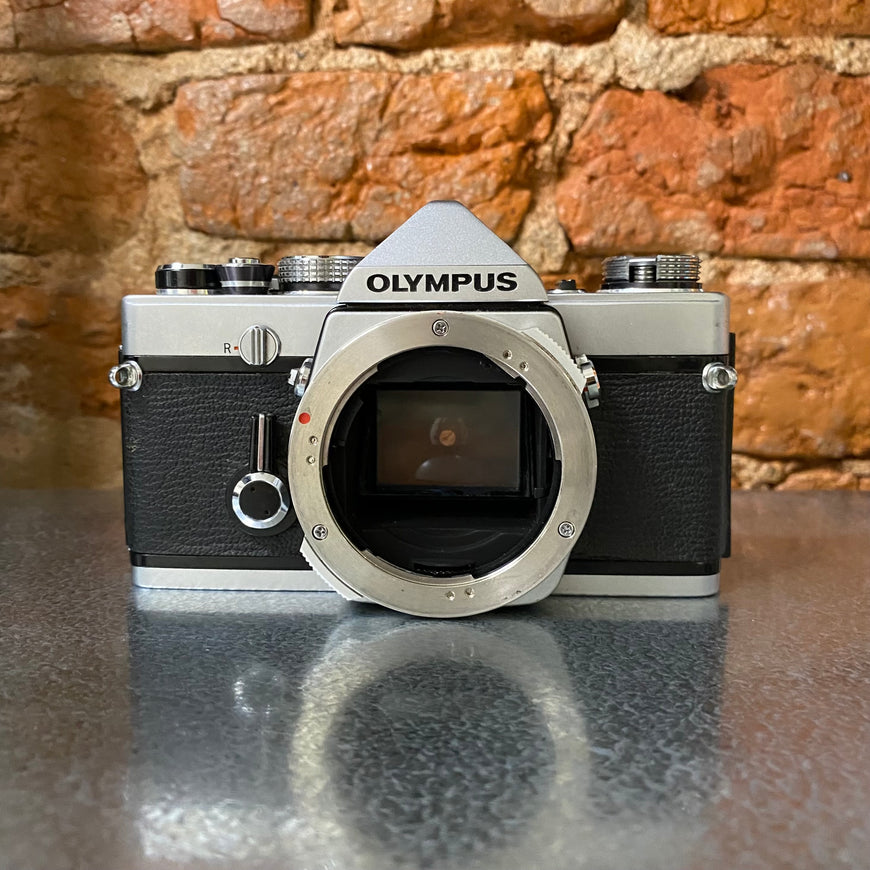 Olympus OM-1 S Zuiko 35-70 1:4 пленочный фотоаппарат