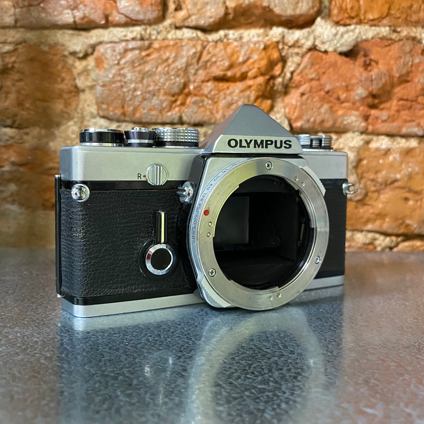 Olympus OM-1 S Zuiko 35-70 1:4 пленочный фотоаппарат