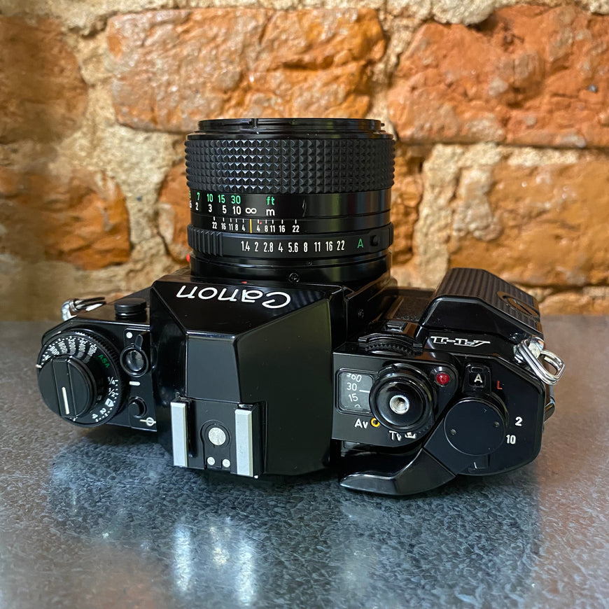 Canon A-1 50mm 1.4 зеркальный пленочный фотоаппарат