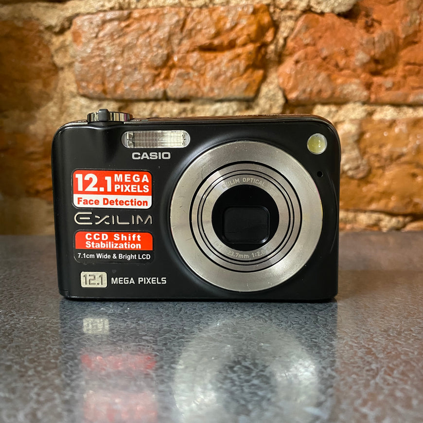 Casio Exilim EX-Z1200 черный цифровой фотоаппарат с док станцией